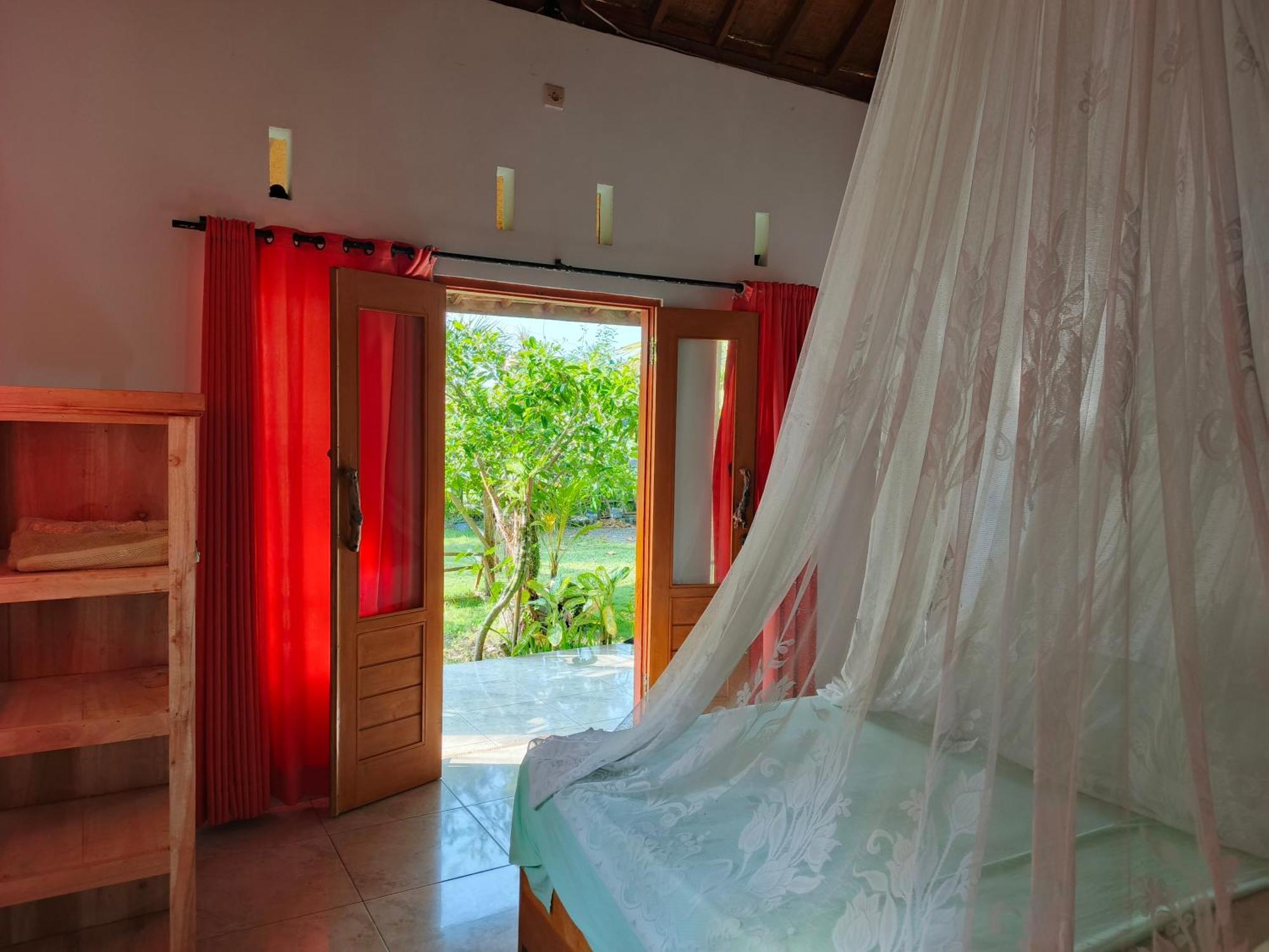 Friend House Stay & Surf Airsatang Exterior photo