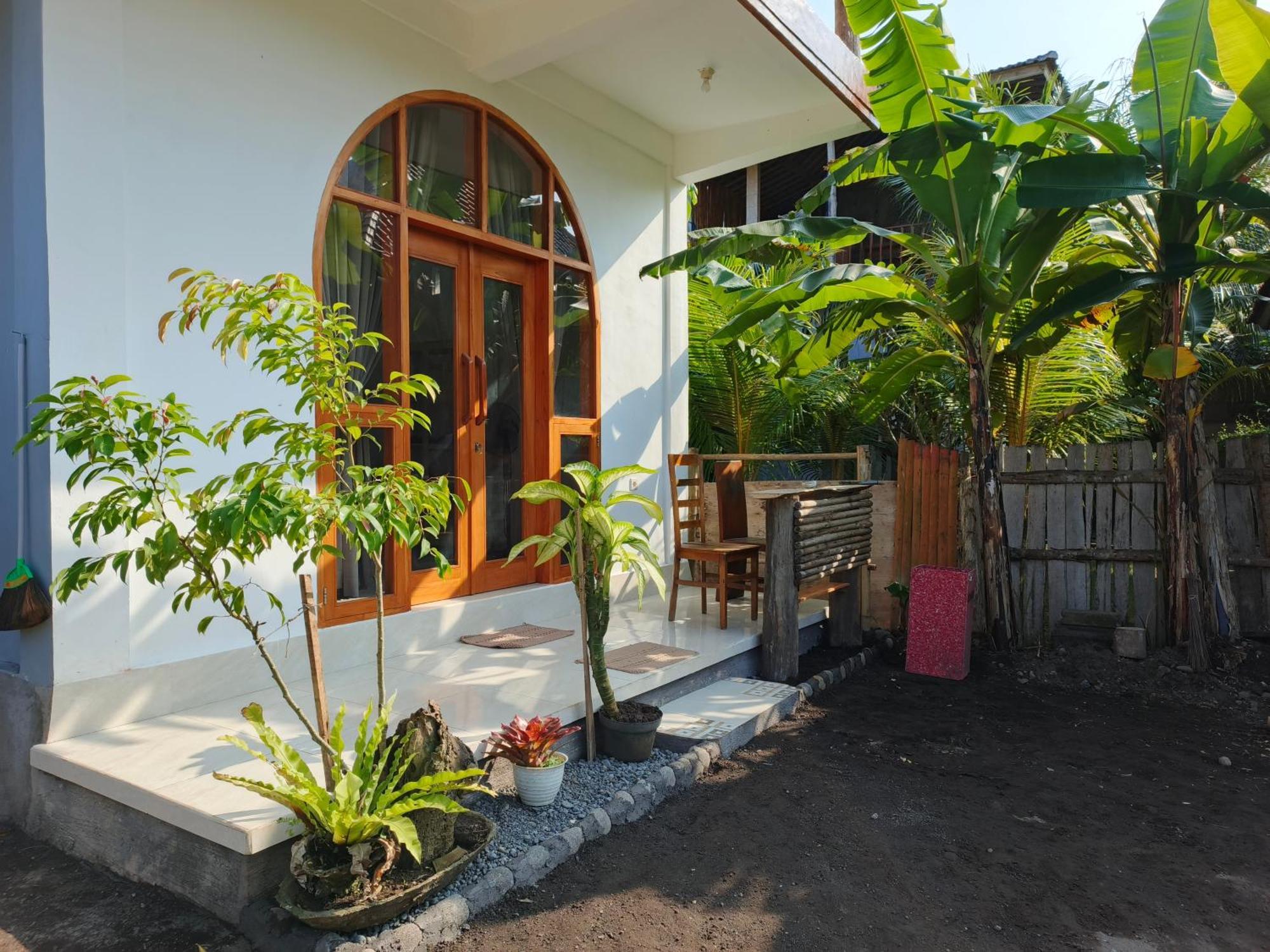 Friend House Stay & Surf Airsatang Exterior photo