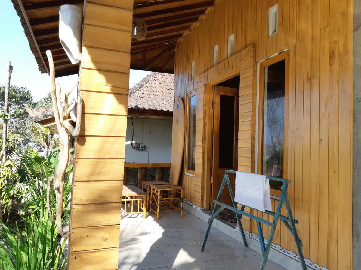 Friend House Stay & Surf Airsatang Exterior photo